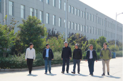 中國機床協(xié)會王黎明秘書長來濟南一機視察調(diào)研